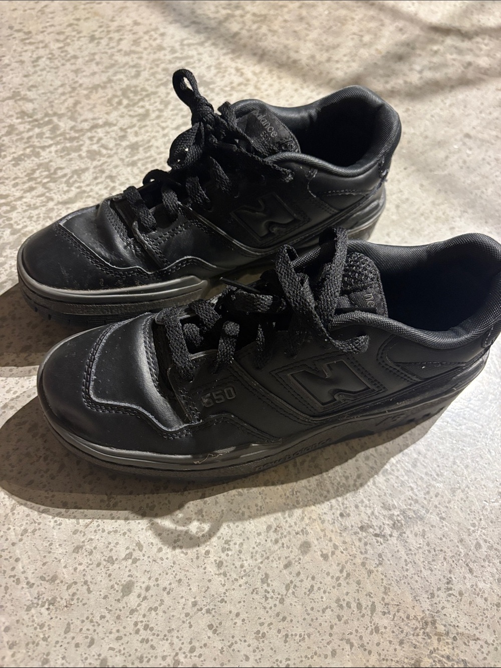 New Balance Men's Black Athletic Sneakers